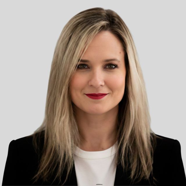 Laura Peterson speaking at Workplace Summit Singapore